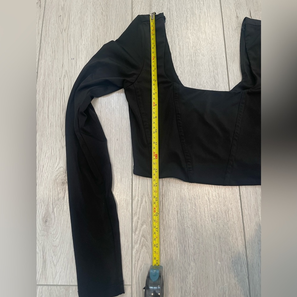 Dynamite Cropped Top - Picture 9 of 10